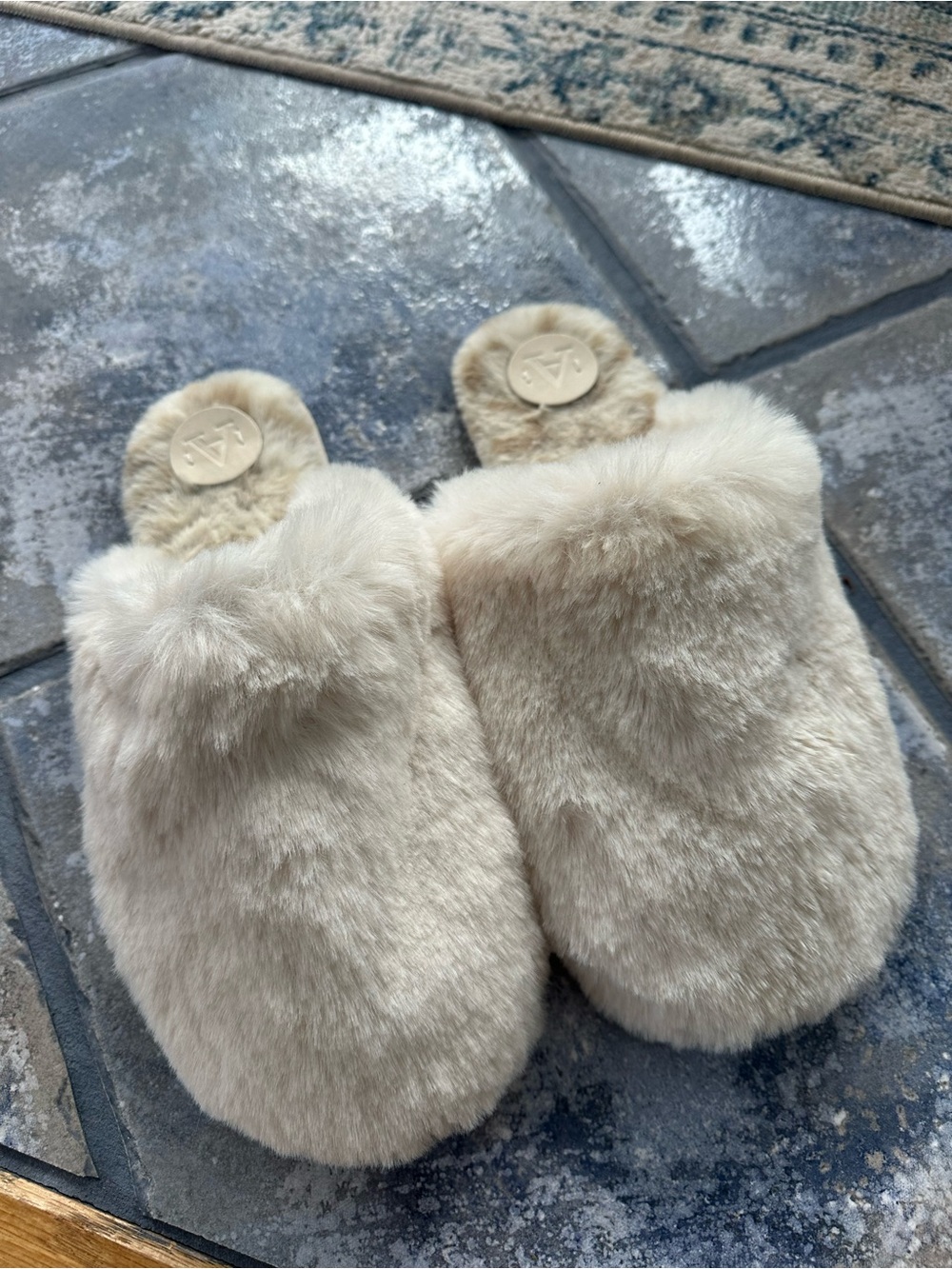 Anthropologie Plush Faux-Fur Slide Slippers in Cream